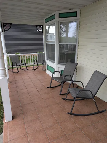 $850,000 | 20 Lake Avenue, Madison Lake, MN 56063