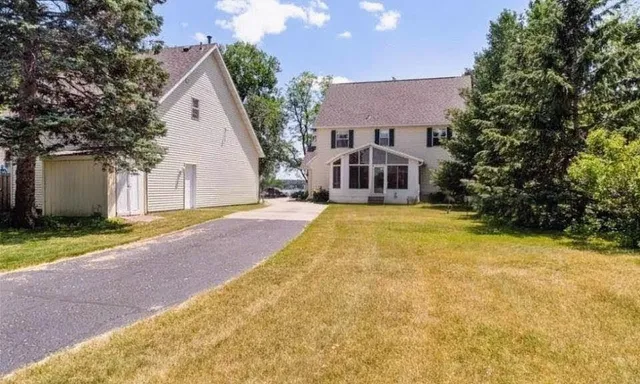 $850,000 | 20 Lake Avenue, Madison Lake, MN 56063