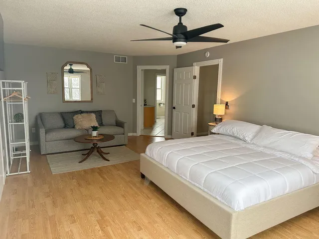 $850,000 | 20 Lake Avenue, Madison Lake, MN 56063