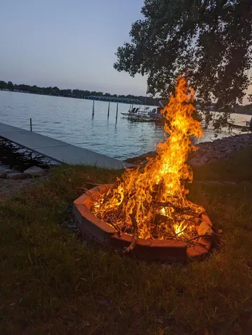 $850,000 | 20 Lake Avenue, Madison Lake, MN 56063