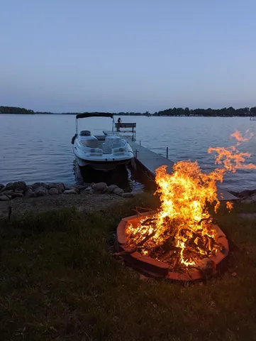 $850,000 | 20 Lake Avenue, Madison Lake, MN 56063