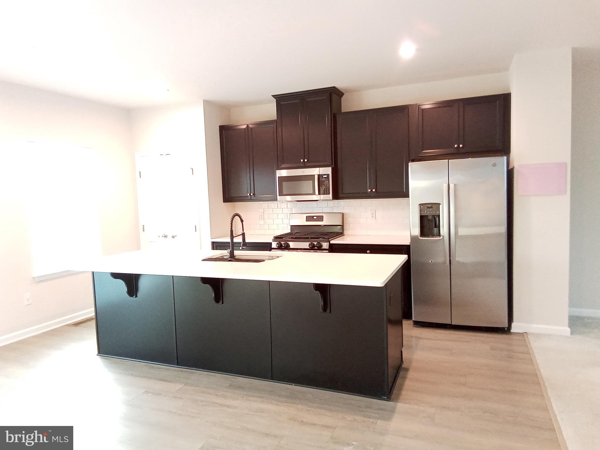 31 Roundstone Run Swedesboro, NJ 08085 - Photo 7 of 16 Kitchen
