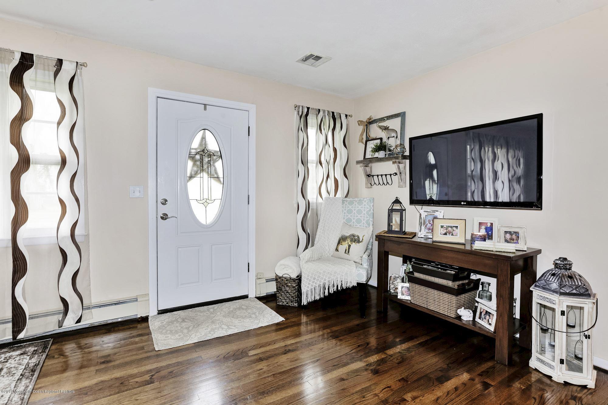 121 Mill Creek Road Bayville, NJ 08721 - Photo 4 of 30 011_121_Mill_Creek_Road_262302_432680