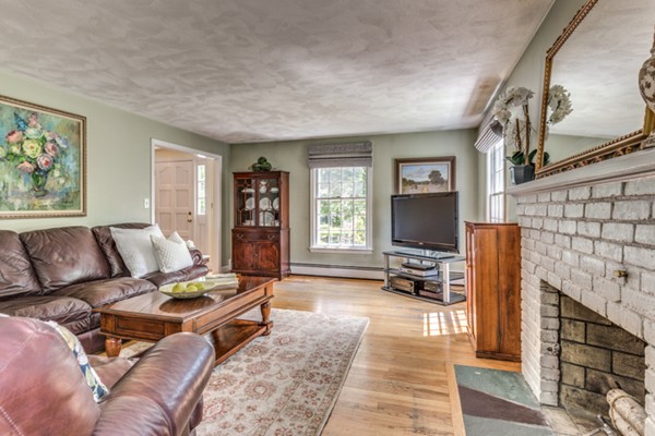 106 Red Gate Lane Reading, MA 01867 - Photo 8 of 30 Gallery Image 8