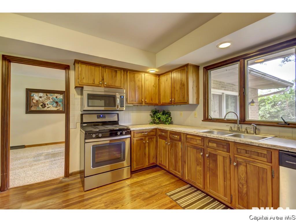 8 Walberta Drive Rochester, IL 62563 - Photo 18 of 29 Gallery Image 18
