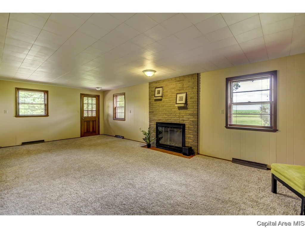 8 Walberta Drive Rochester, IL 62563 - Photo 23 of 29 Gallery Image 23