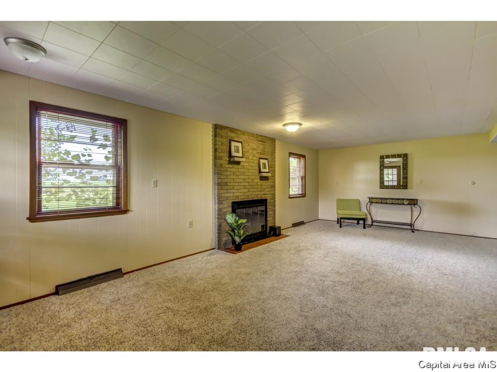 8 Walberta Drive Rochester, IL 62563 - Photo 24 of 29 Gallery Image 24