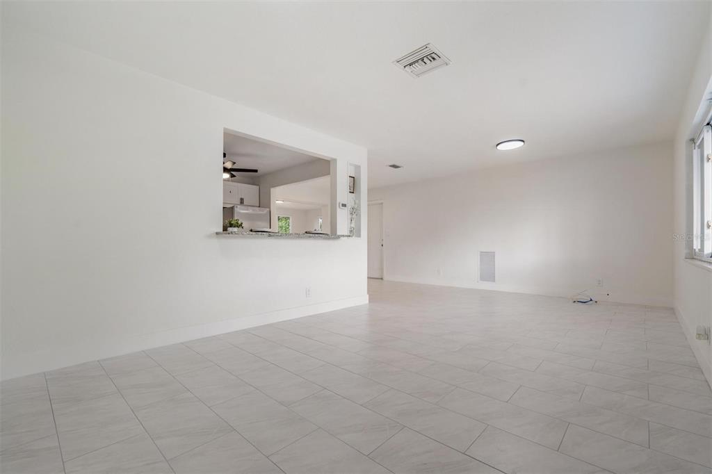 6472 113th Street Seminole, FL 33772 - Photo 9 of 36 a view of an empty room