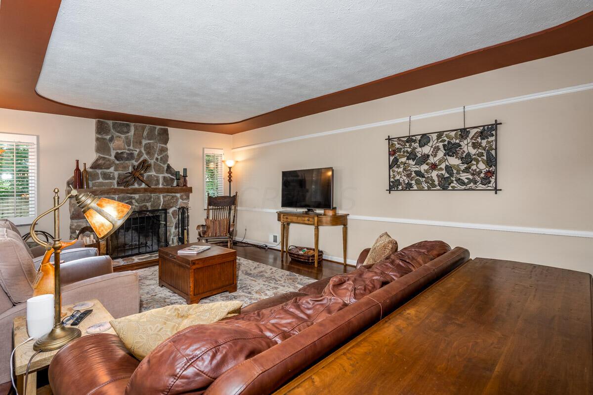 102 James Road Columbus, OH 43230 - Photo 6 of 46