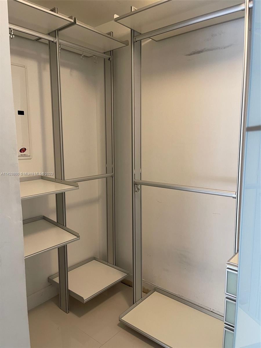 Se Colonnade at Dadeland Condominiums Miami, FL 33143 - Photo 20 of 32 a bathroom with a toilet and a shower