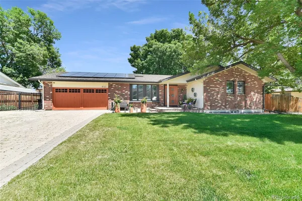 $800,000 | 8122 Ammons Way, Arvada, CO 80005