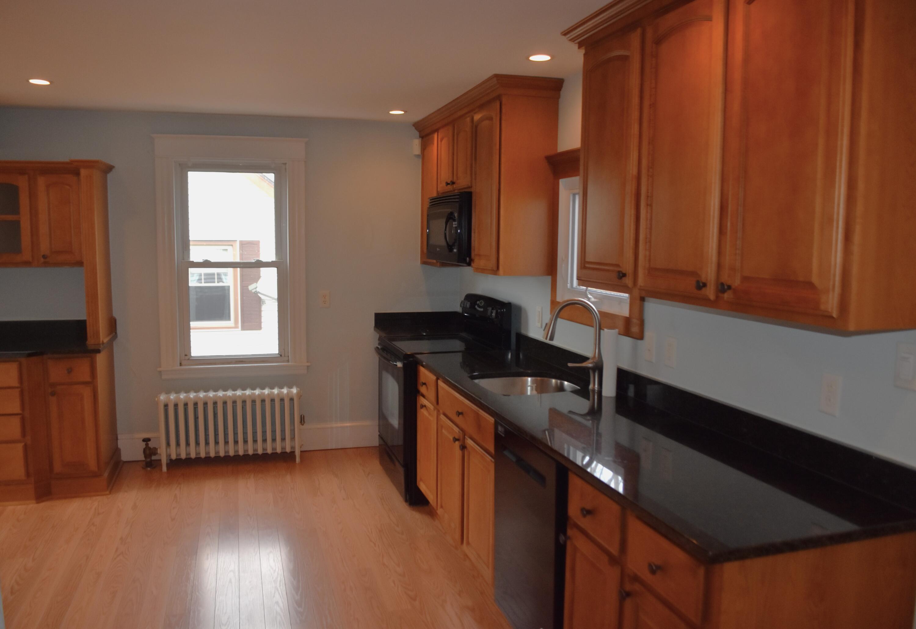542 Preble Street South Portland, ME 04106 - Photo 12 of 40 DSC_0047
