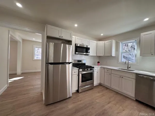 $3,975 | 12 Canyon Street, Huntington, NY 11743