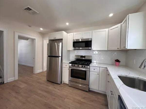 $3,975 | 12 Canyon Street, Huntington, NY 11743