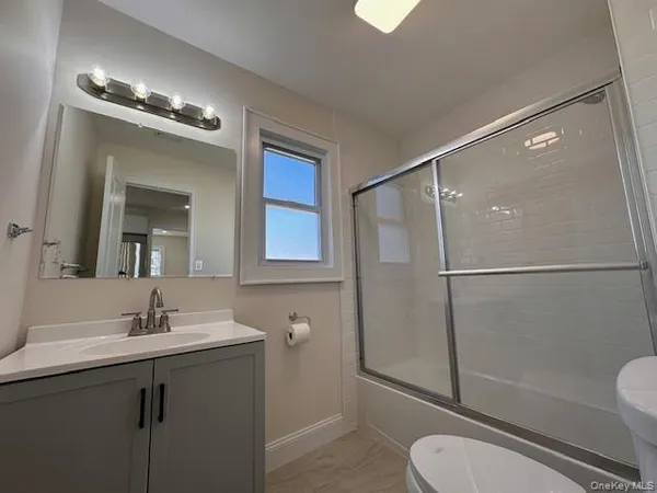 $3,975 | 12 Canyon Street, Huntington, NY 11743