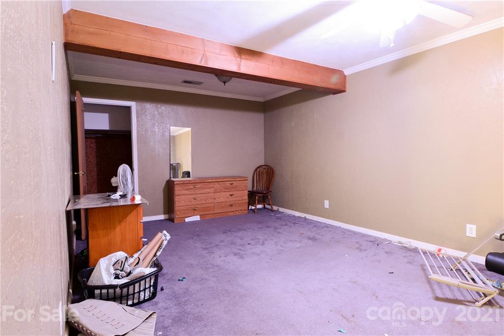 687 John Shehan Road Tryon, NC 28782 - Photo 16 of 20 a living room with furniture