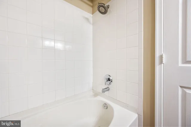 $450,000 | 86 Sugarland Run Drive, Sterling, VA 20164