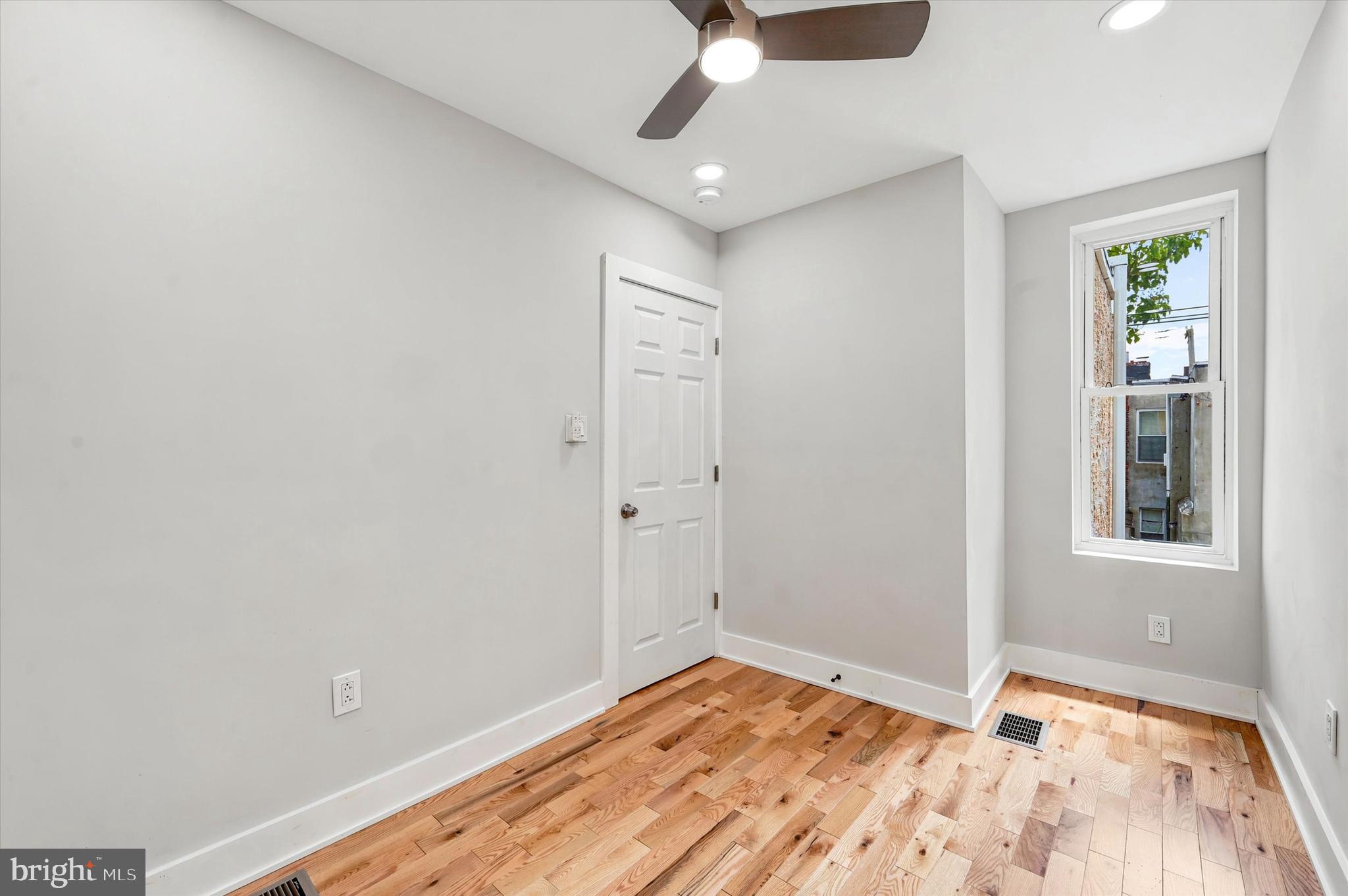 2334 Pierce Street Philadelphia, PA 19145 - Photo 17 of 25