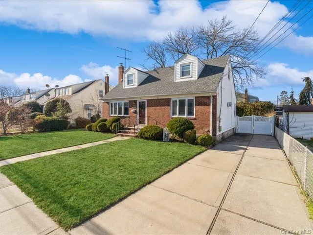 $849,000 | 158 Clement Avenue, Elmont, NY 11003