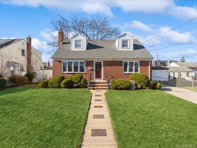 $849,000 | 158 Clement Avenue, Elmont, NY 11003