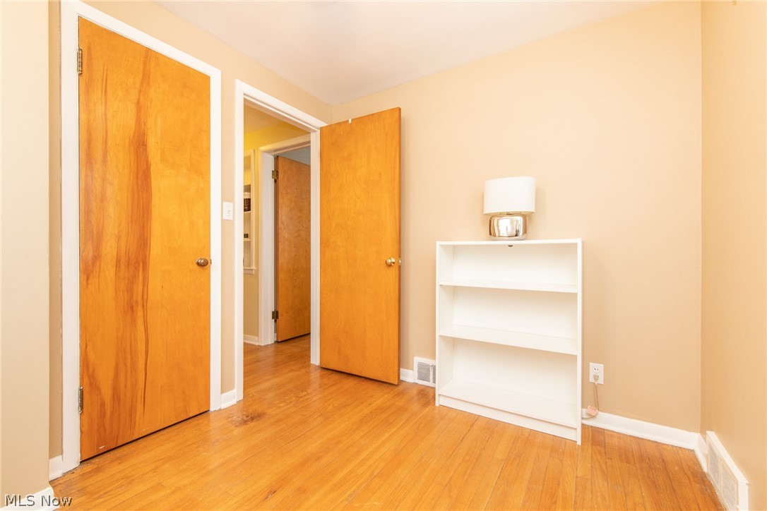 1106 Avondale Road Cleveland, OH 44121 - Photo 28 of 34