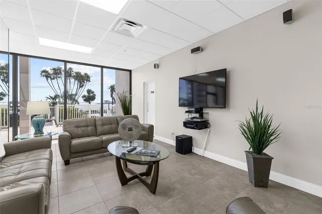 $600,000 | 80 Rogers Street, Unit 2D, Clearwater, FL 33756