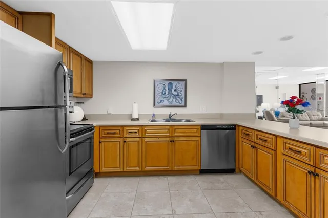 $600,000 | 80 Rogers Street, Unit 2D, Clearwater, FL 33756