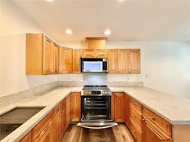 $3,000 | 2760 Monroe Street, Riverside, CA 92504