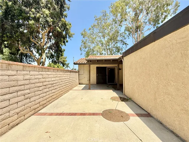 $3,000 | 2760 Monroe Street, Riverside, CA 92504