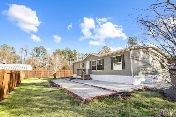 $1,400 | 19222 McLin Road, Livingston, LA 70754