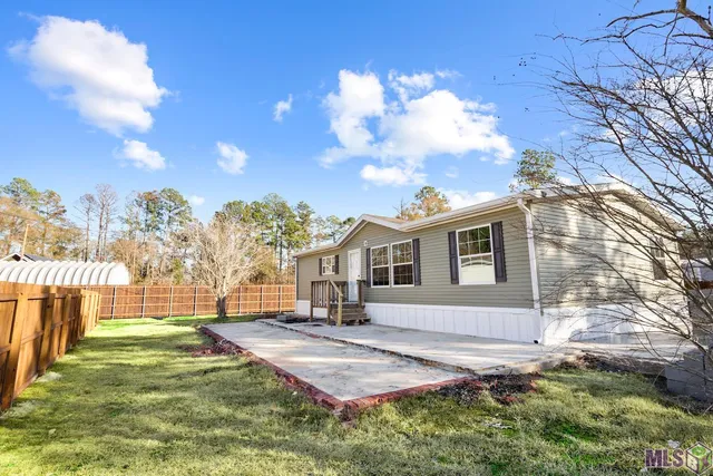 $1,400 | 19222 McLin Road, Livingston, LA 70754