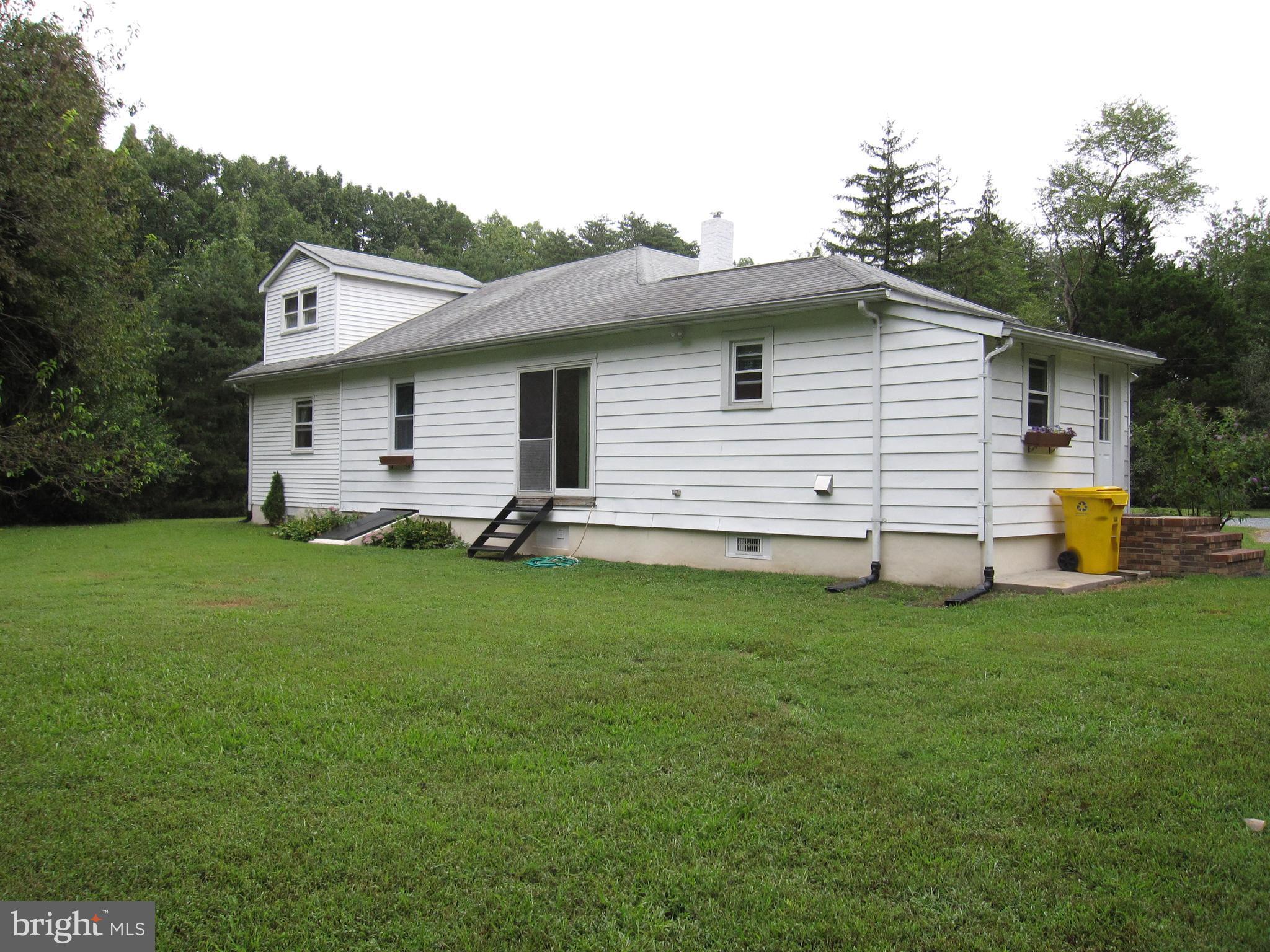 7516 Race Road Hanover, MD 21076 - Photo 3 of 27 Exterior (Rear)