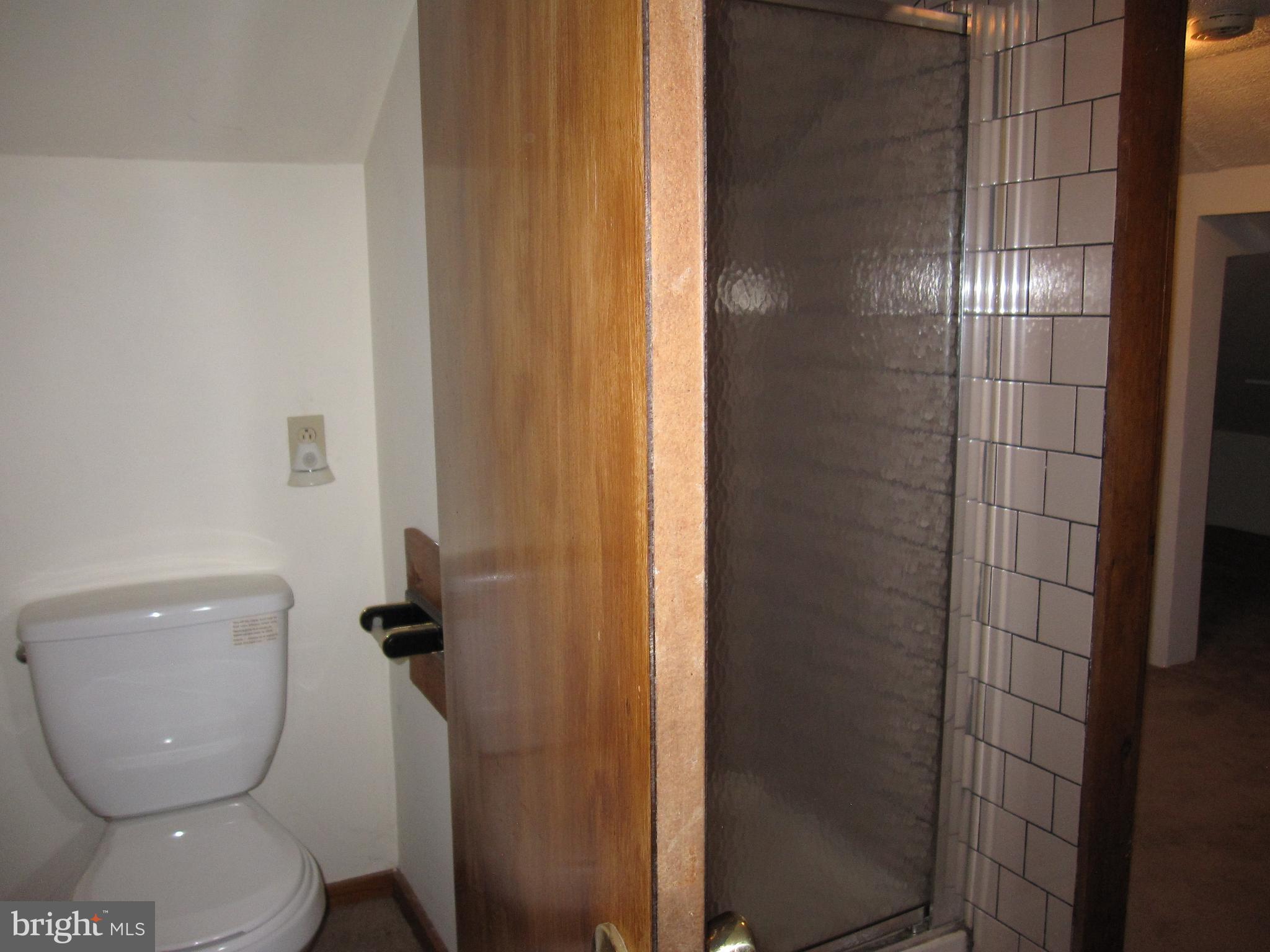 7516 Race Road Hanover, MD 21076 - Photo 23 of 27 Bath