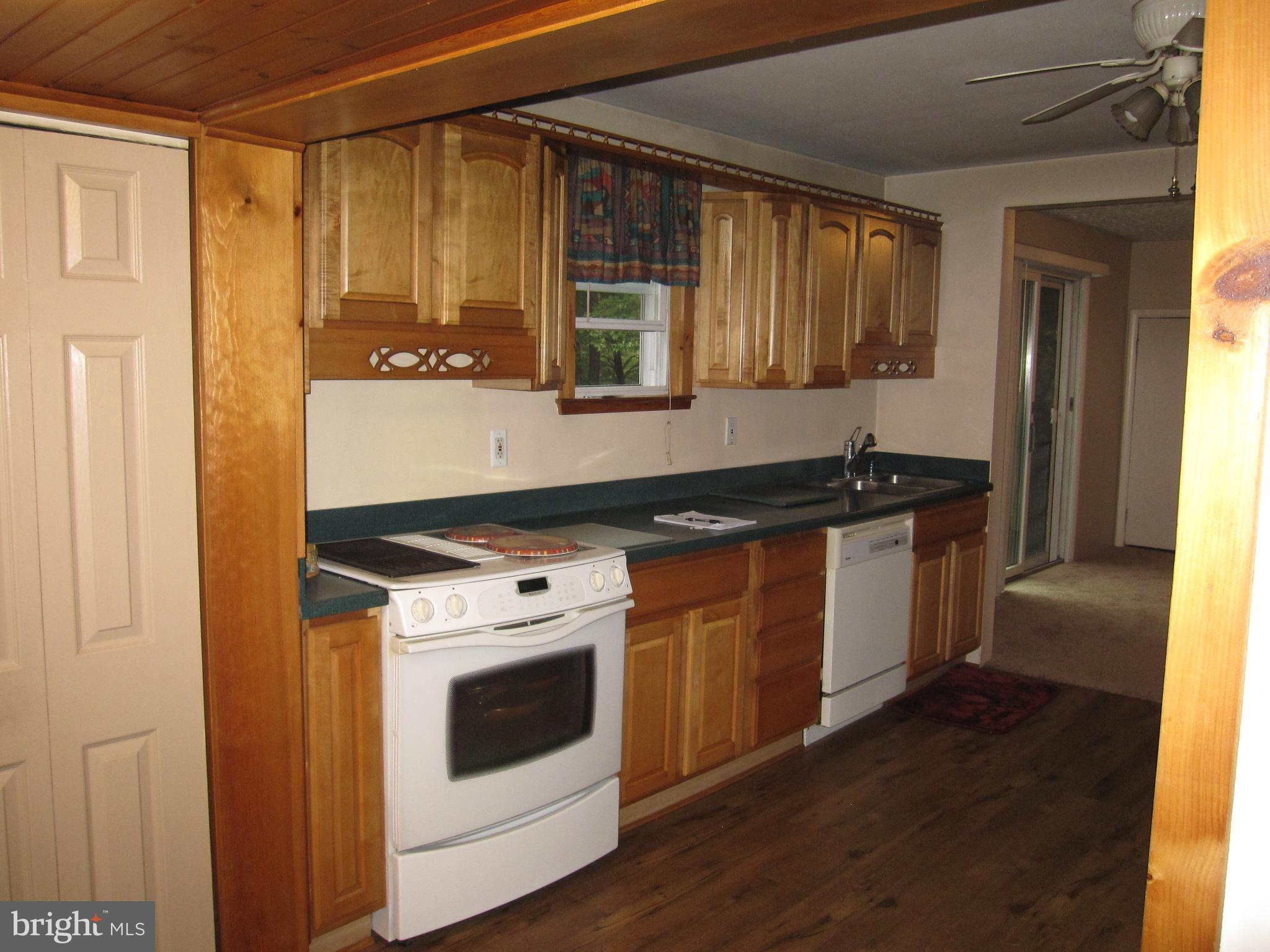 7516 Race Road Hanover, MD 21076 - Photo 6 of 27 Kitchen