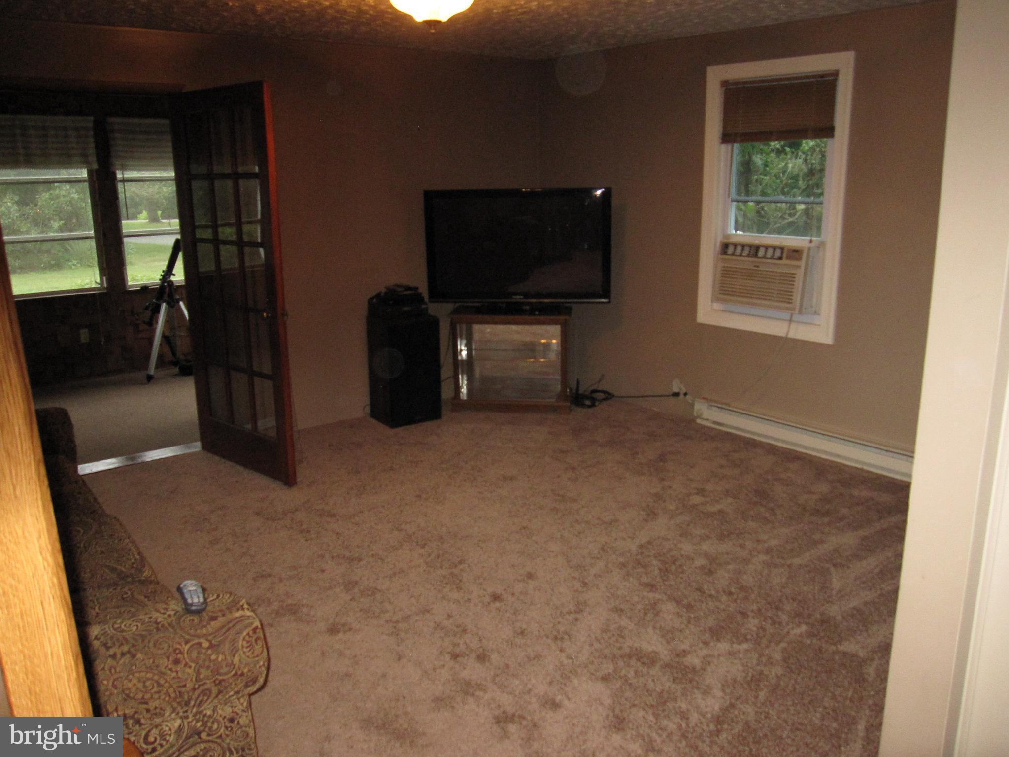 7516 Race Road Hanover, MD 21076 - Photo 10 of 27 Family Room