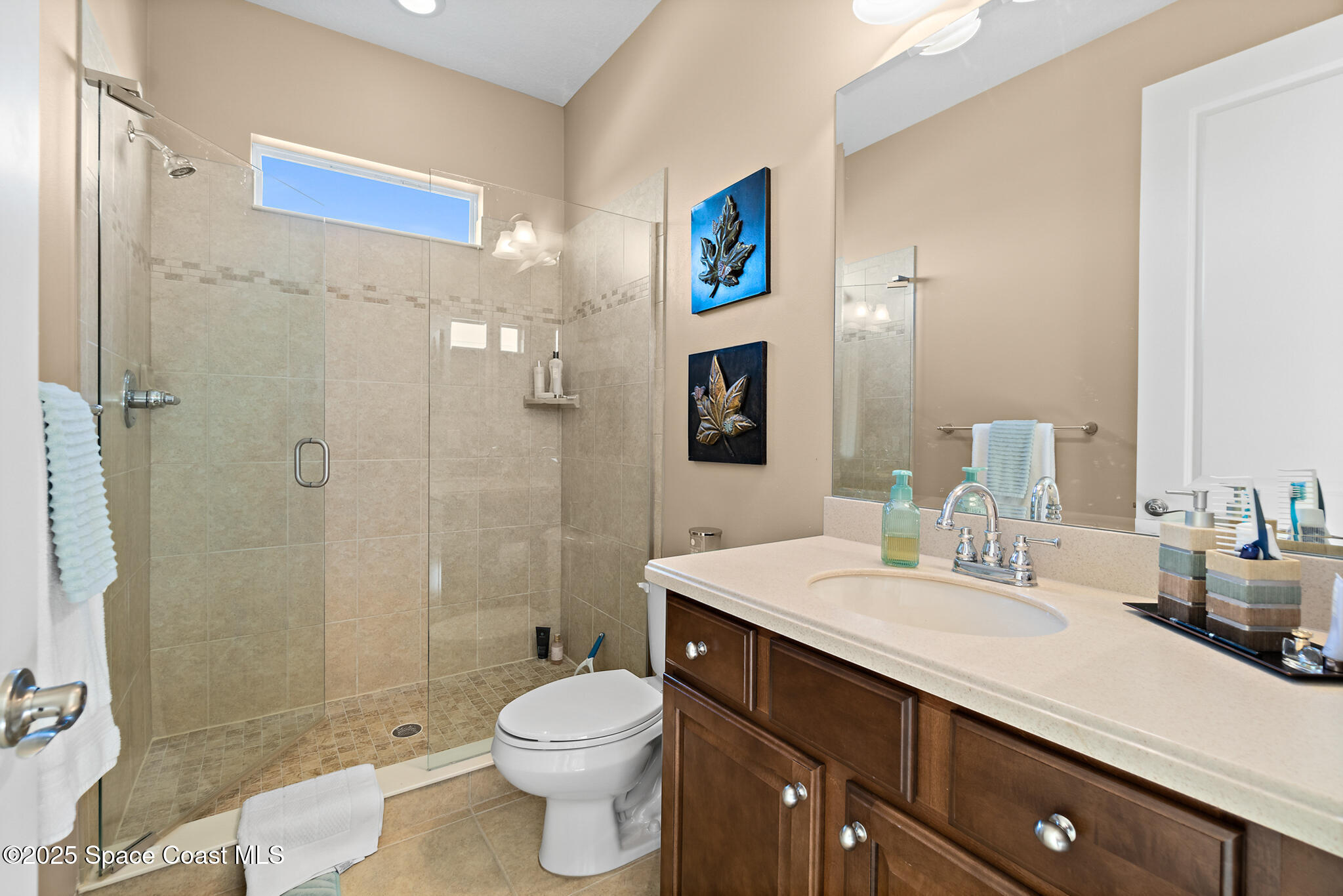 3857 Hollisten Circle Melbourne, FL 32940 - Photo 13 of 40 Guest Bathroom 2