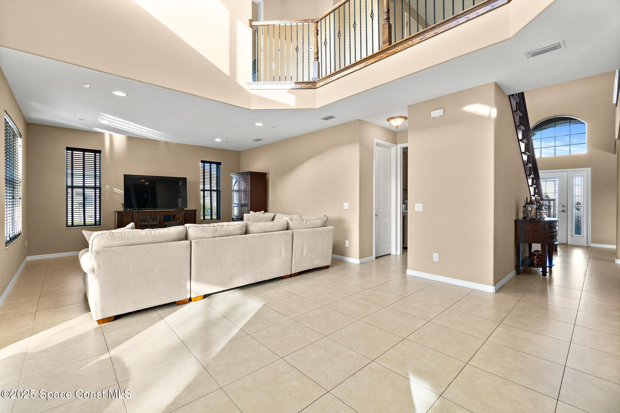 3857 Hollisten Circle Melbourne, FL 32940 - Photo 25 of 40 Living Room