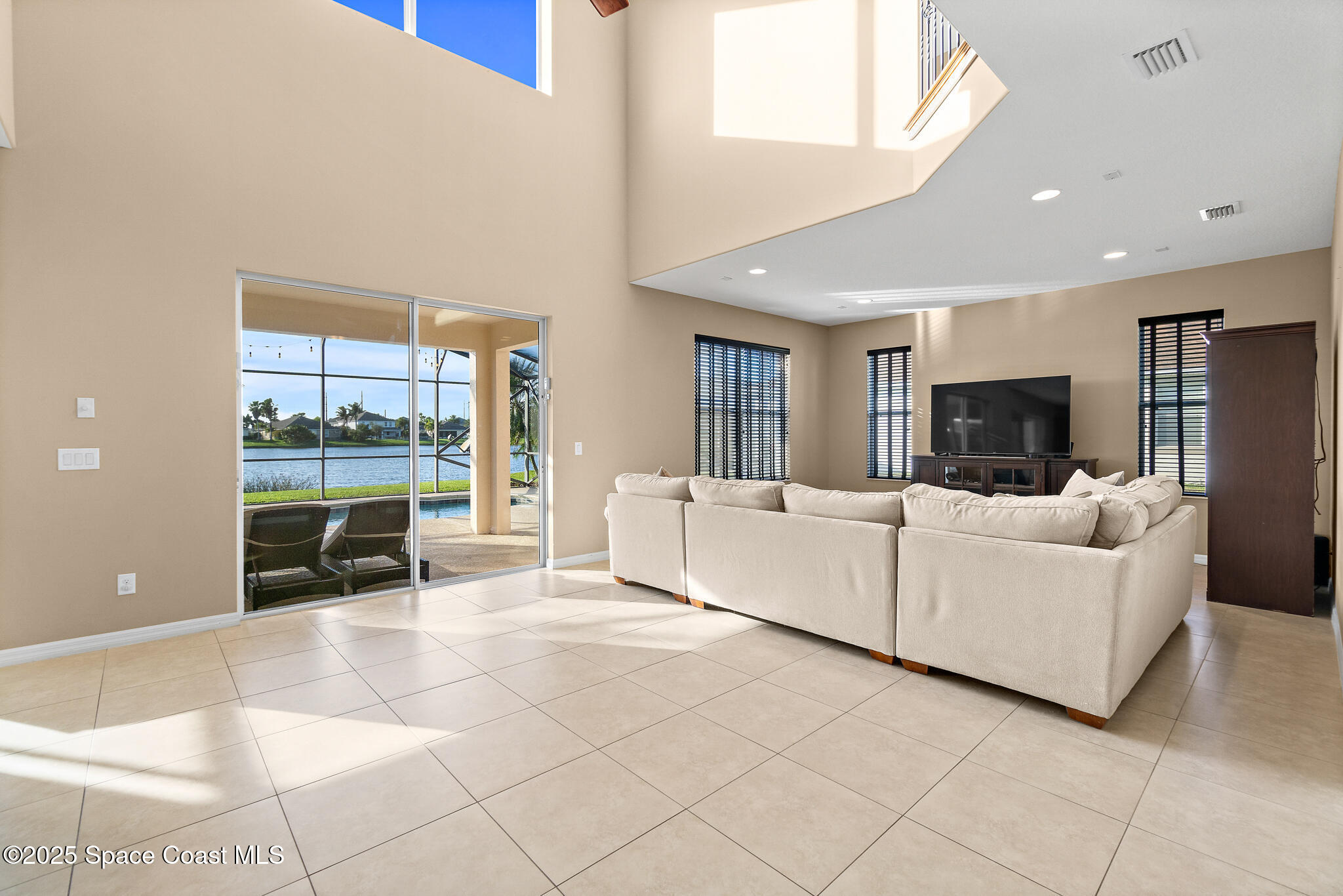 3857 Hollisten Circle Melbourne, FL 32940 - Photo 4 of 40 Living Room