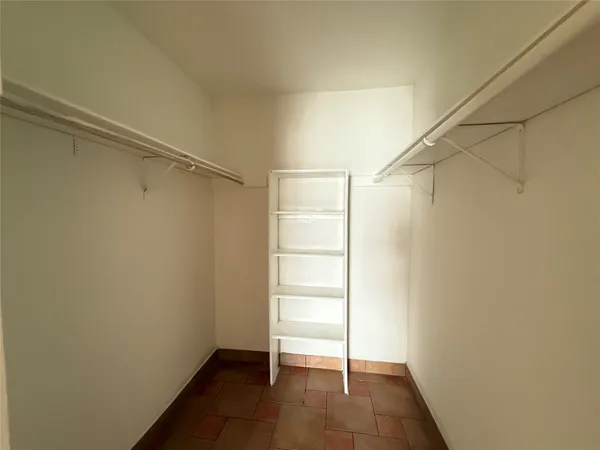 $1,100 | 7200 Clarewood Drive, Unit 605, Houston, TX 77036