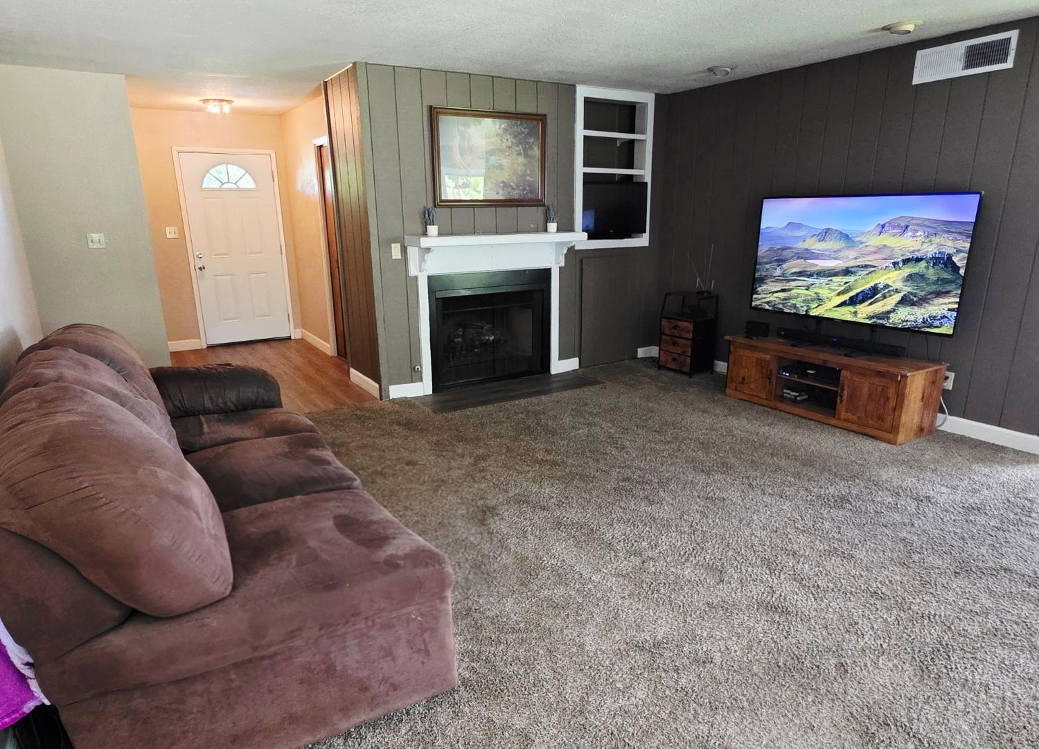 2214 Holt Avenue Sanger, CA 93657 - Photo 16 of 54