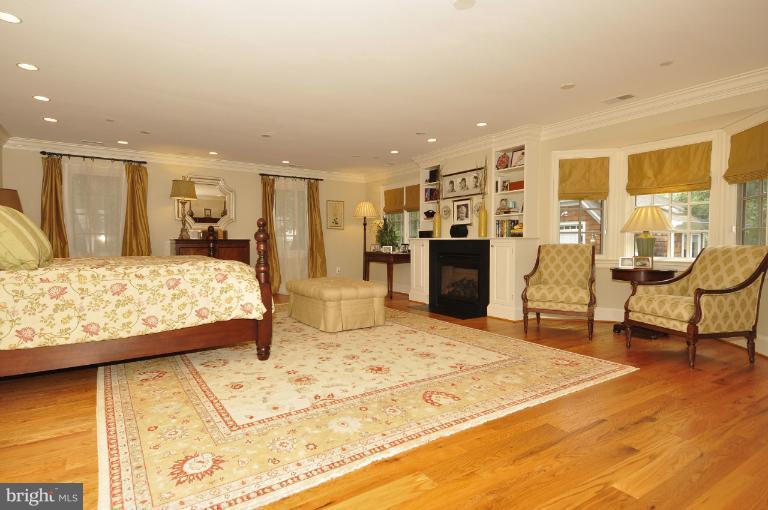 5113 Wapakoneta Road Bethesda, MD 20816 - Photo 5 of 9 Bedroom (Master)
