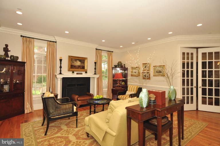 5113 Wapakoneta Road Bethesda, MD 20816 - Photo 8 of 9 Living Room