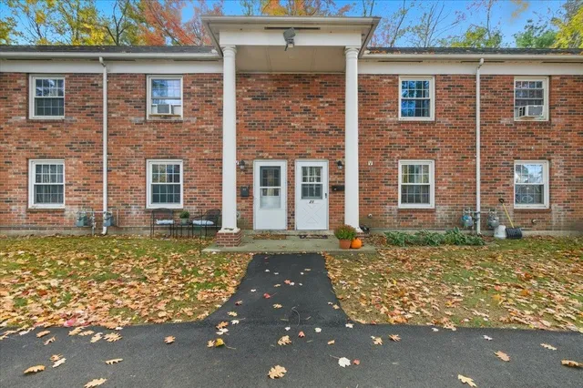 $274,000 | 425 Dorset Street, Unit 21, South Burlington, VT 05403