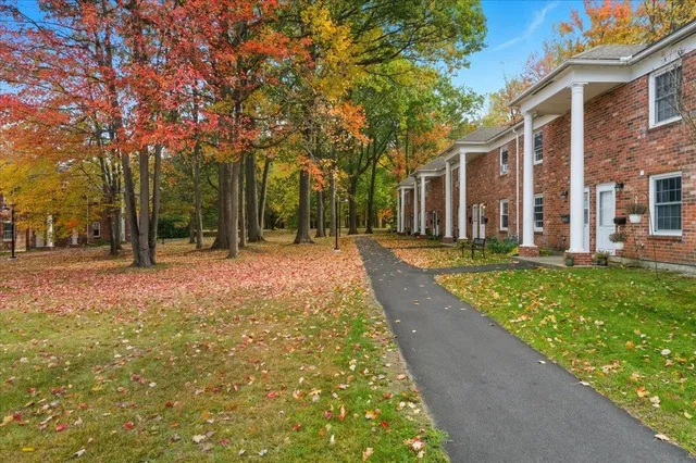 $274,000 | 425 Dorset Street, Unit 21, South Burlington, VT 05403