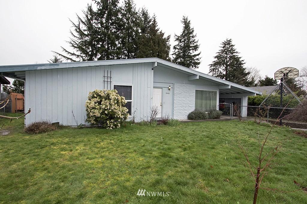 1640 Beacon Way Southeast Renton, WA 98058 - Photo 1 of 13 Gallery Image 1