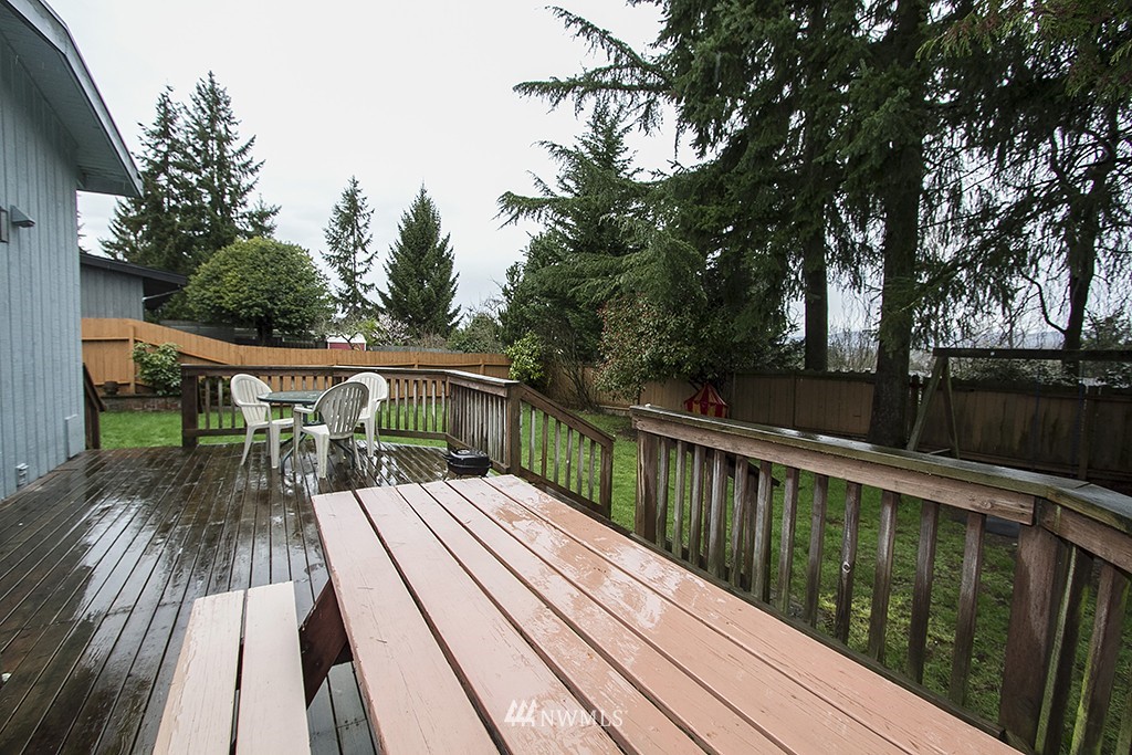 1640 Beacon Way Southeast Renton, WA 98058 - Photo 11 of 13 Gallery Image 11