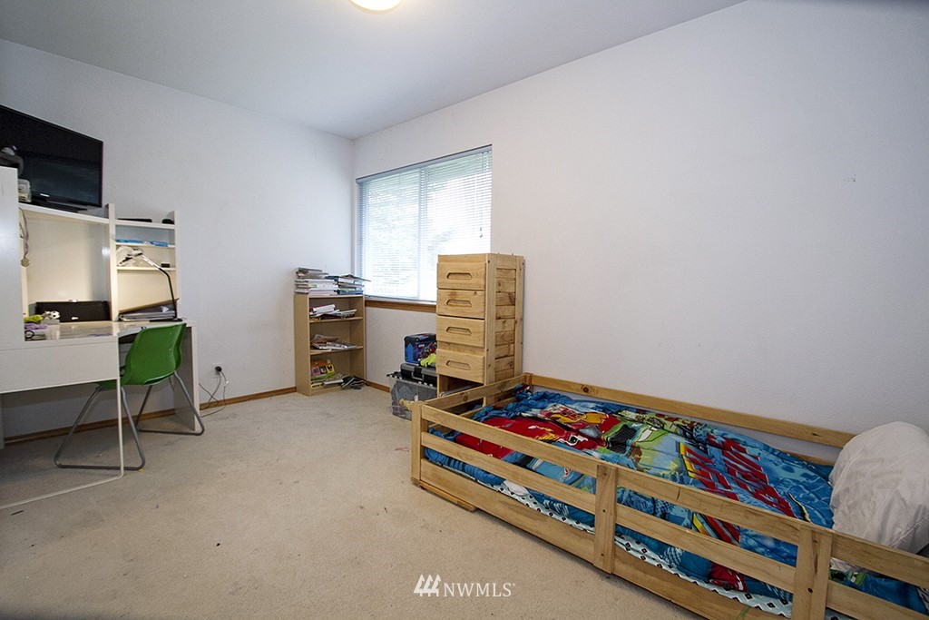 1640 Beacon Way Southeast Renton, WA 98058 - Photo 7 of 13 Gallery Image 7