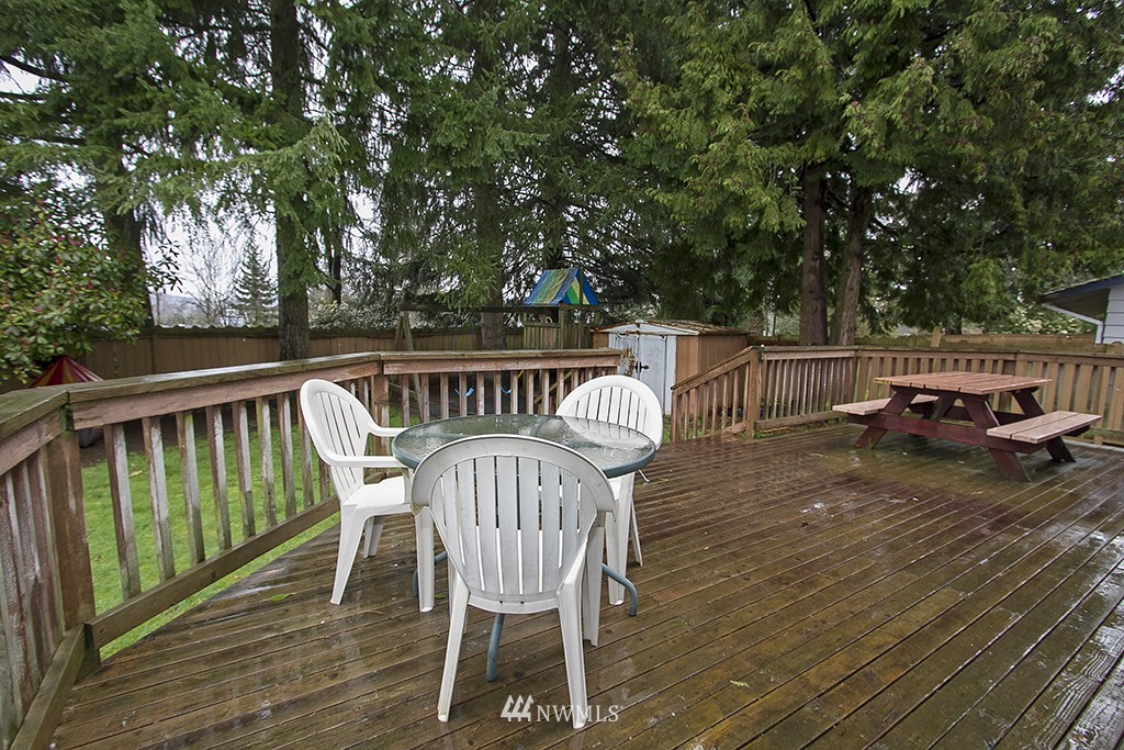 1640 Beacon Way Southeast Renton, WA 98058 - Photo 10 of 13 Gallery Image 10