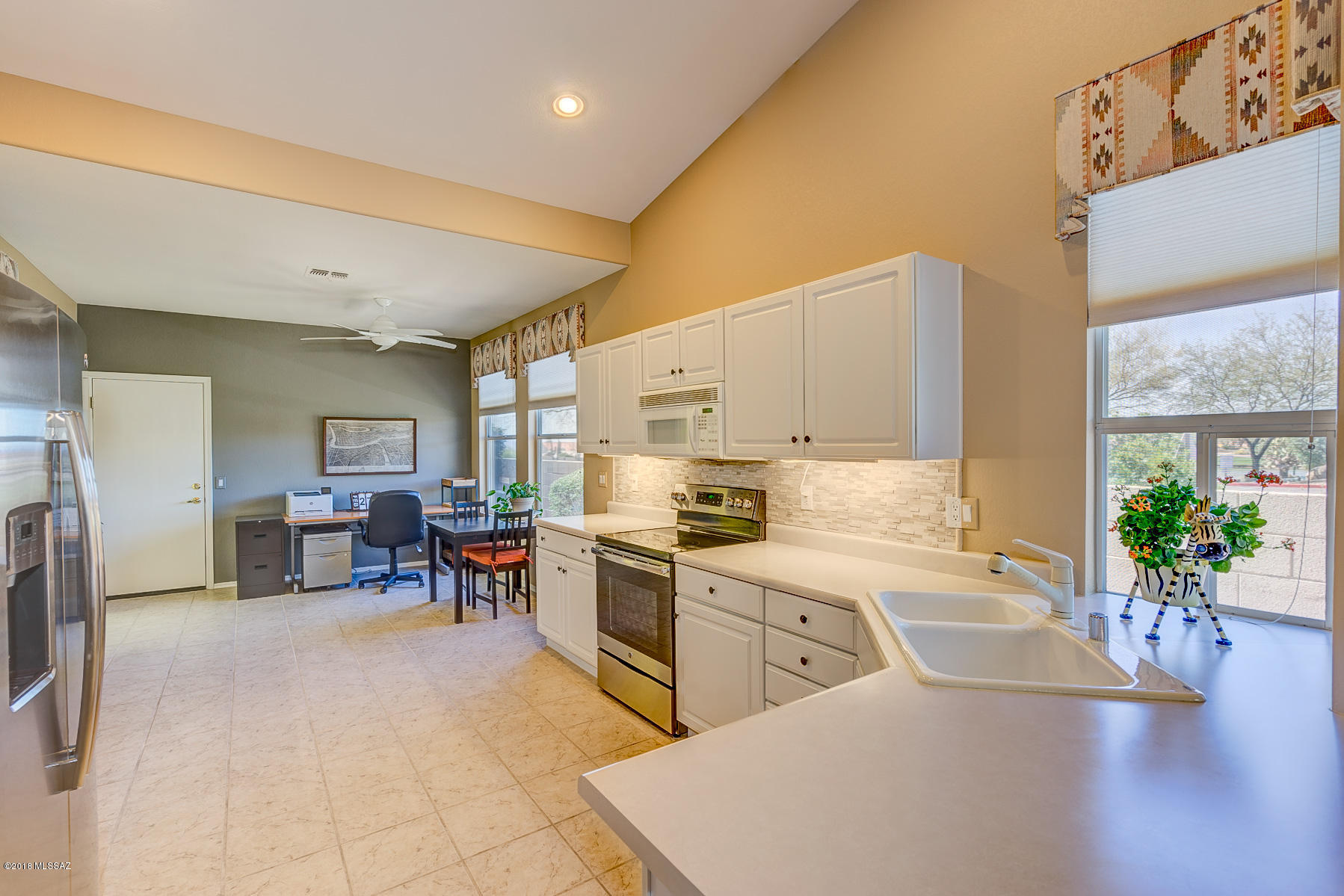 64300 East Wind Ridge Circle Tucson, AZ 85739 - Photo 4 of 24