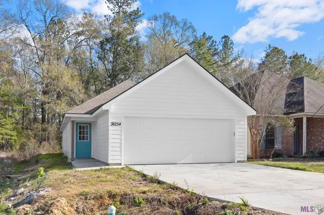 $229,900 | 38254 Shelby Drive, Denham Springs, LA 70706
